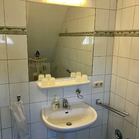 Matrosenlogis By Strandgut * Born